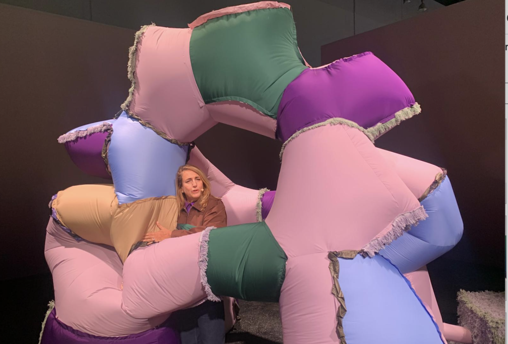 among-all: il tessile come sistema vivente